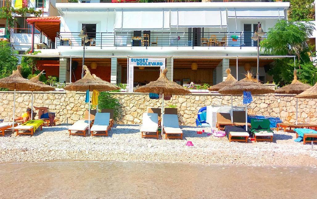 Sunset Boulevard Hotel Qeparo Zewnętrze zdjęcie